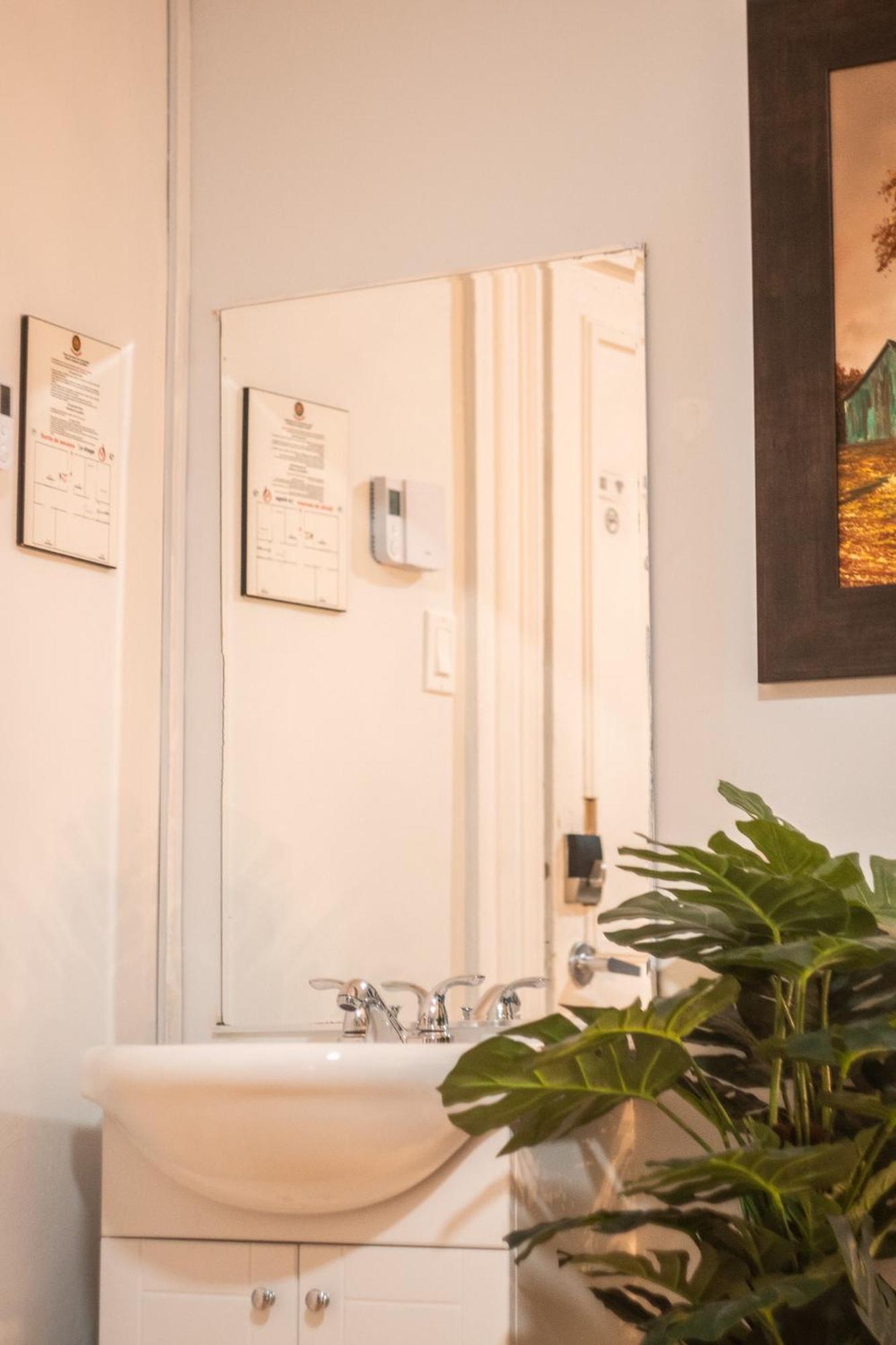 Auberge De La Paix Quebec City Ngoại thất bức ảnh